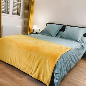 Apartment Blue Fountain Luxueux Studio Aix Centre Historique -wifi-smart Tv-, Aix-en-Provence